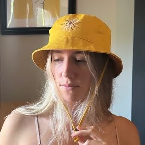 Madewell yellow sun bucket hat